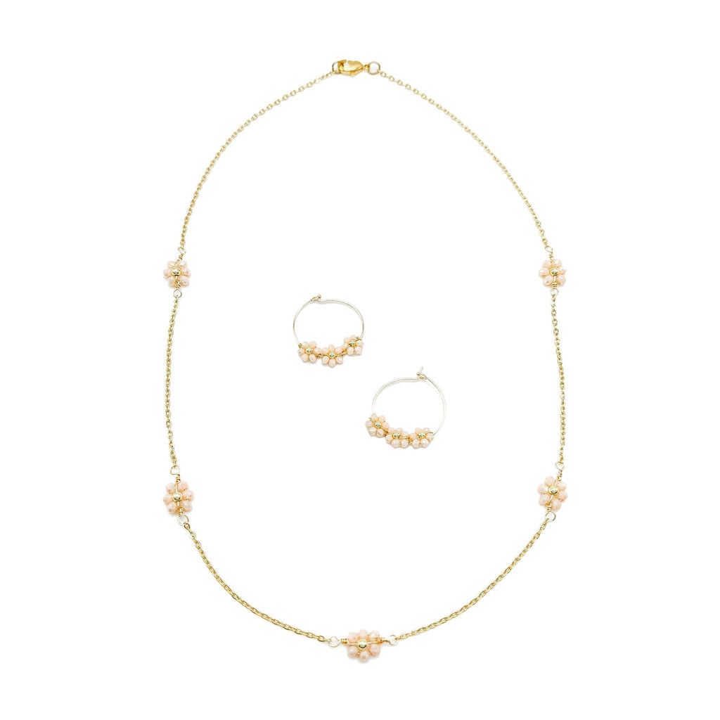 Daisy gold necklace - P's One-Stop Shop 