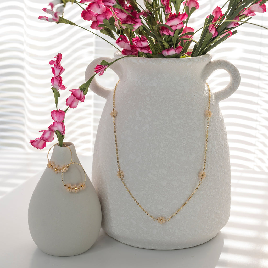 Daisy gold necklace - P's One-Stop Shop 