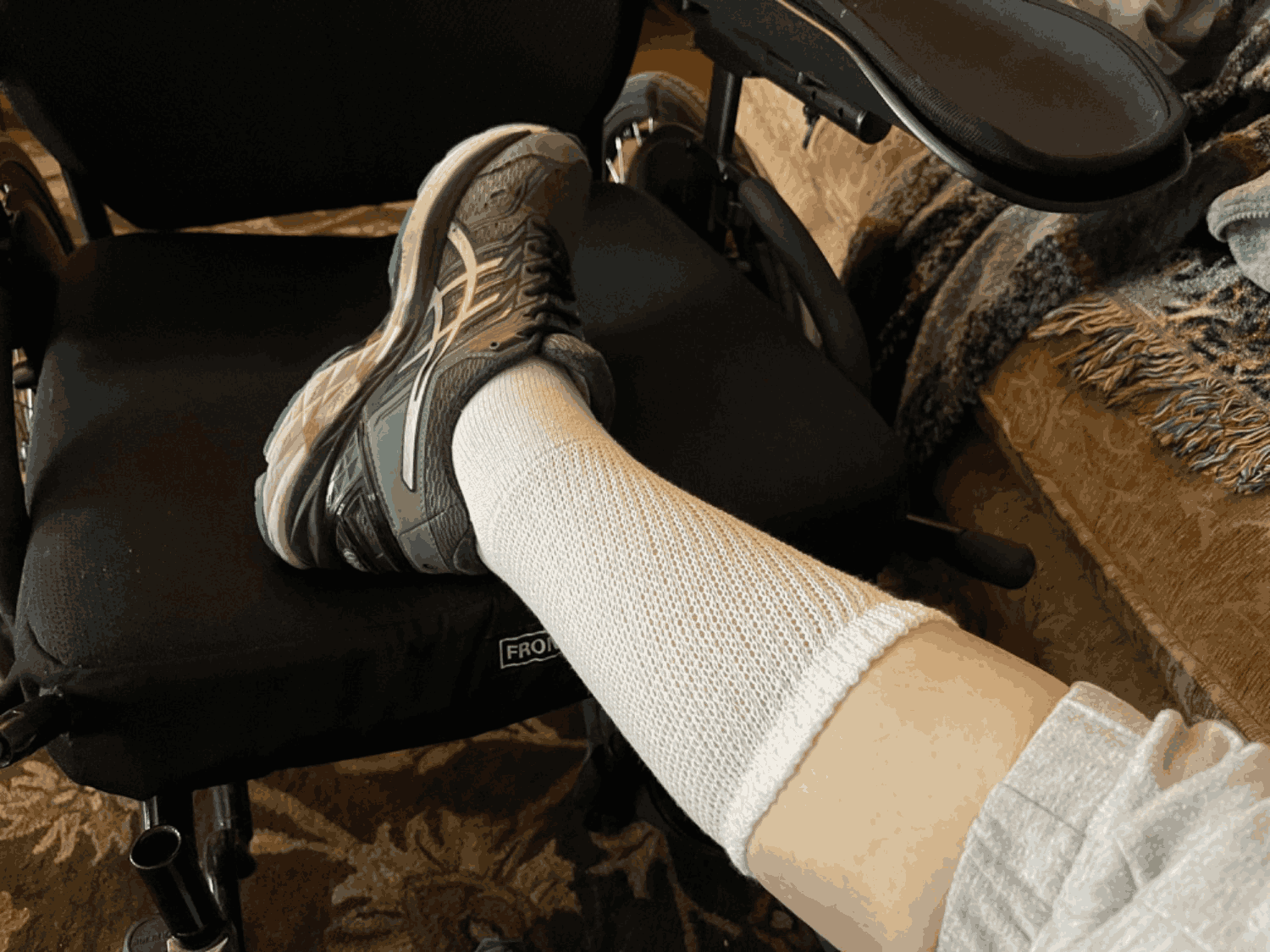 Men's Ultra-Soft Upper Calf Diabetic Socks (4 Pair) - P's One-Stop Shop 